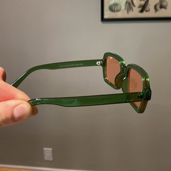 Green sunglasses - Picture 3 of 3